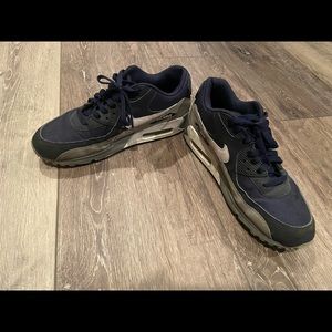 Men’s shoes . Sizes 9.5-10.